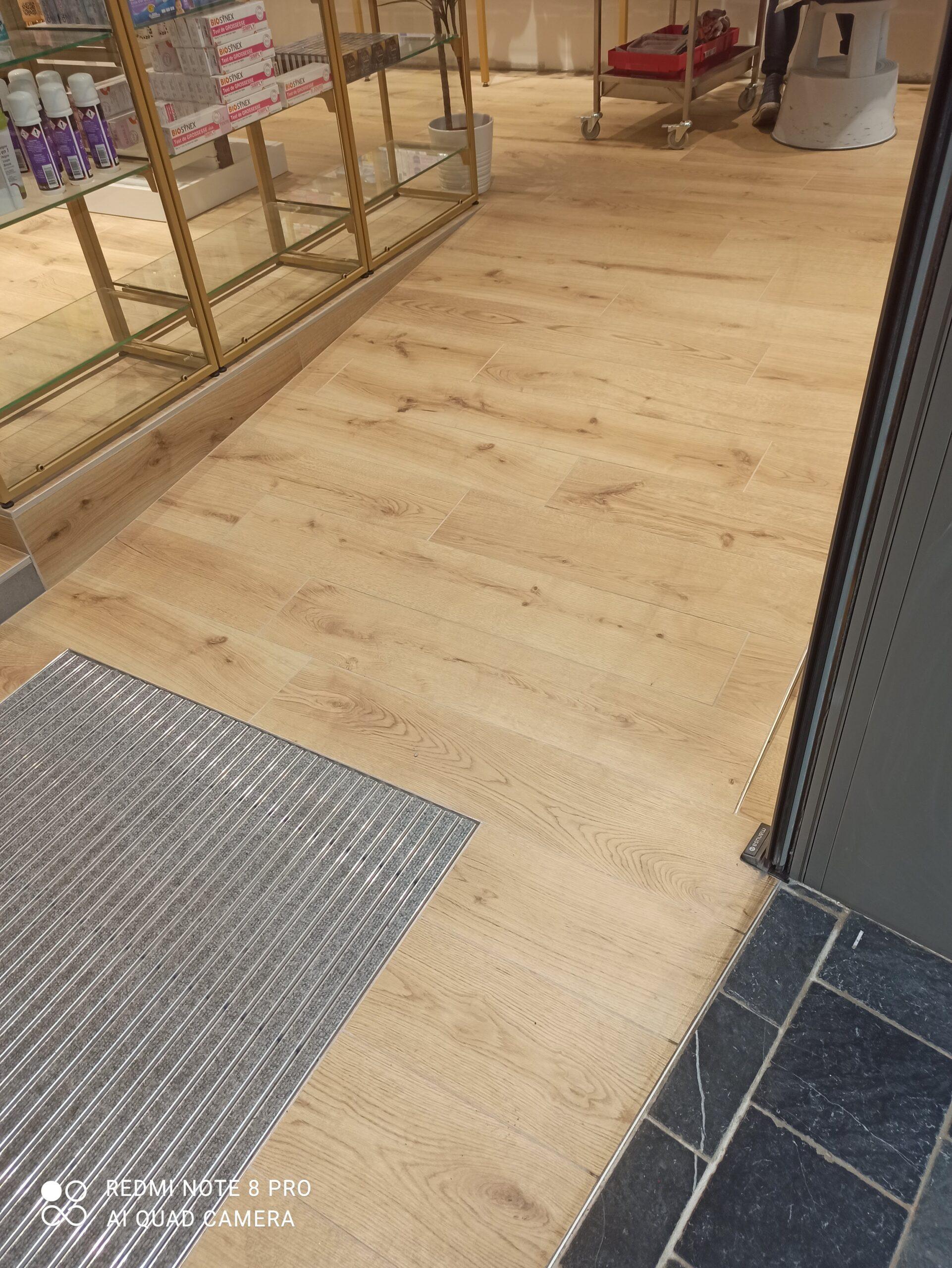 pharmacie carrelage pocholle